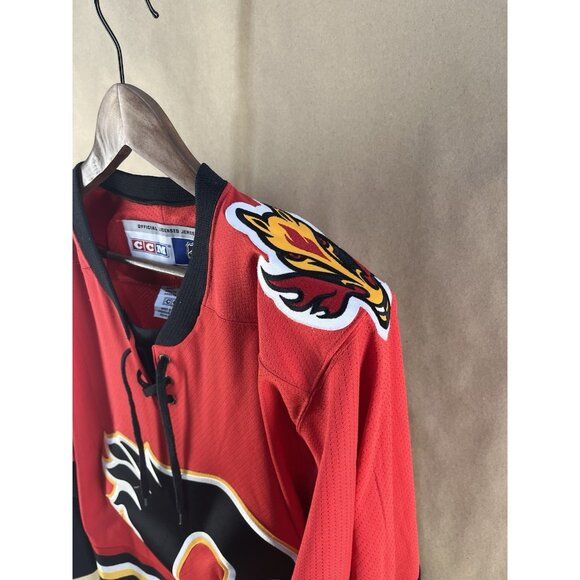 Vintage Calgary Flames NHL CCM Jersey (Men’s Size S) - Picture 2 of 7